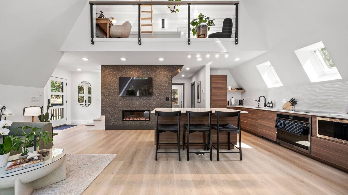 Gainesville House | A-Frame Modern Minimalist Dream: 3-bed, 2bath; Hot Tub & Cold Plunge
