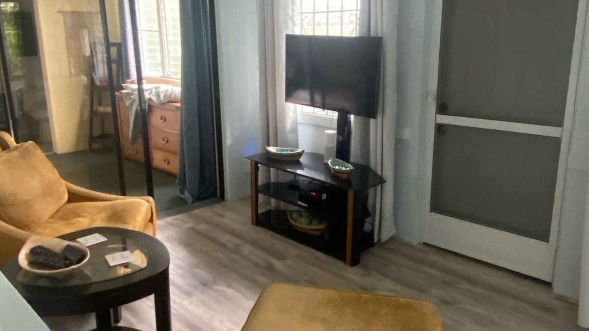 Estate Upper John Dunko Apartment | A Gem in the Hills - Your Secret Place From Home