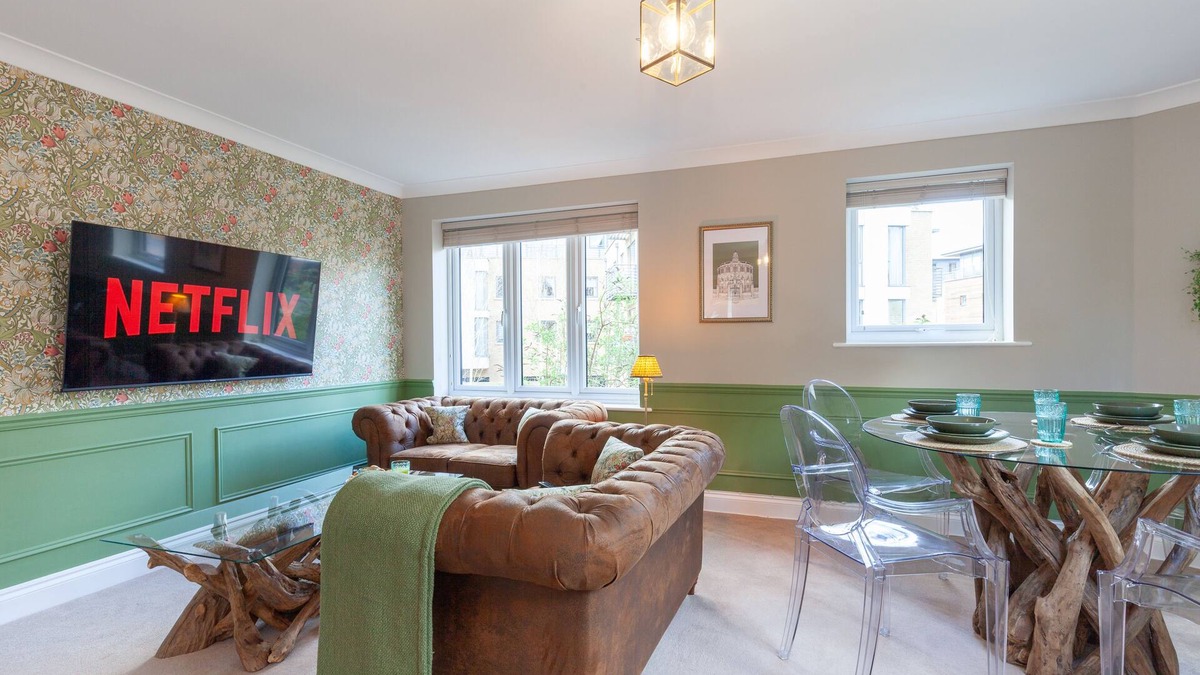 Oxford City Centre Apartment | A gem nestled in the heart of Oxford with parking!