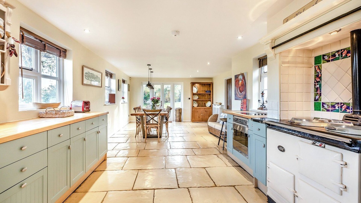 Langport Cottage | A gorgeous luxury cottage with something for all ages to enjoy.
