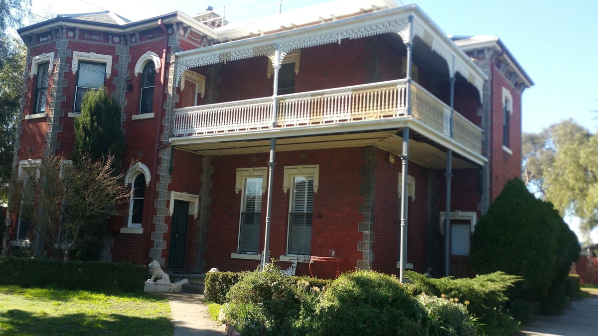 Yarraville House | A Grand Mansion in Yarraville with off street parking
