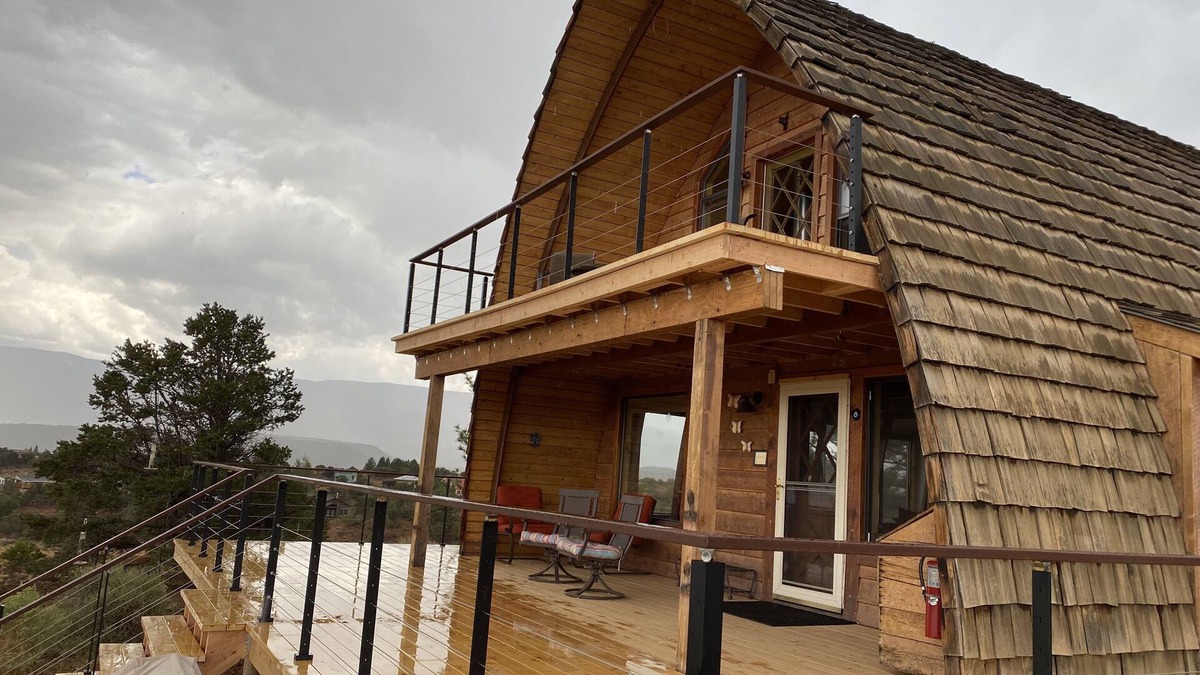 Torrey Cabin | A Grandview over Capitol Reef National Park