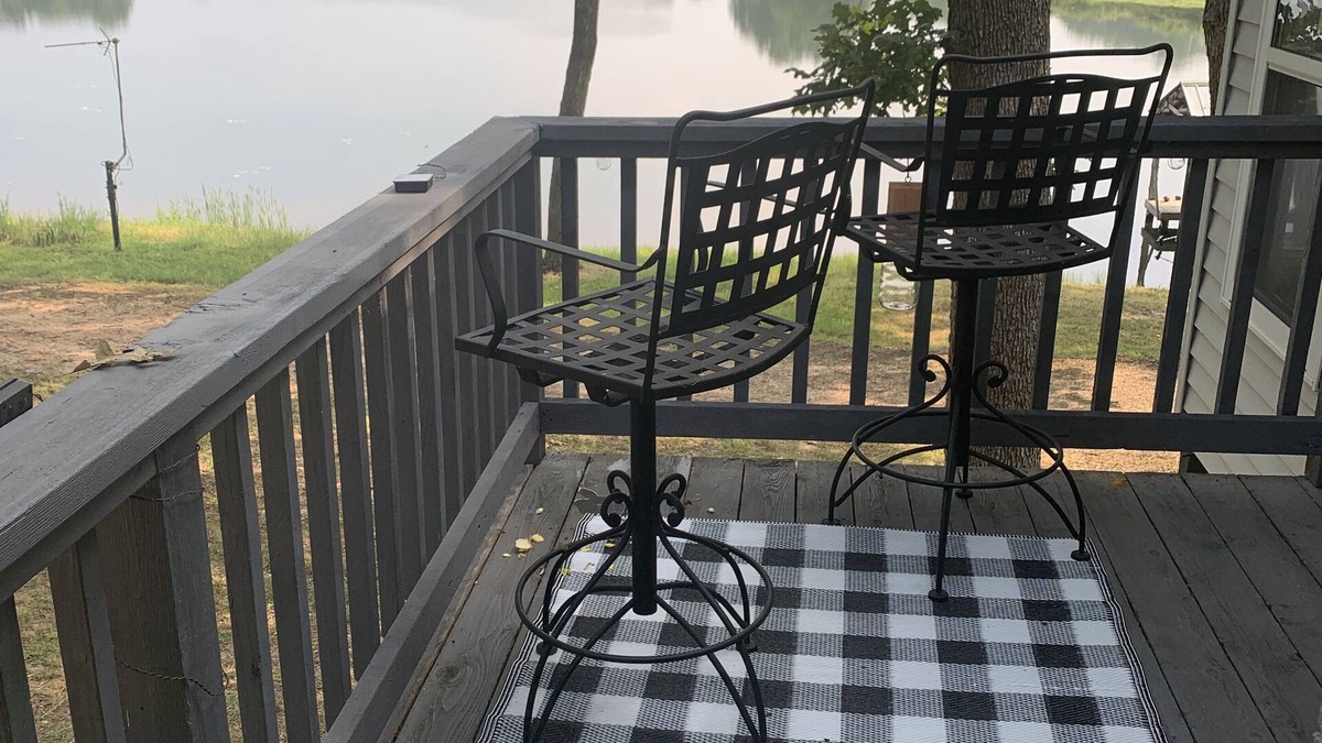 Gerald House | A Great Escape Lake Front Cottage on Waters Edge