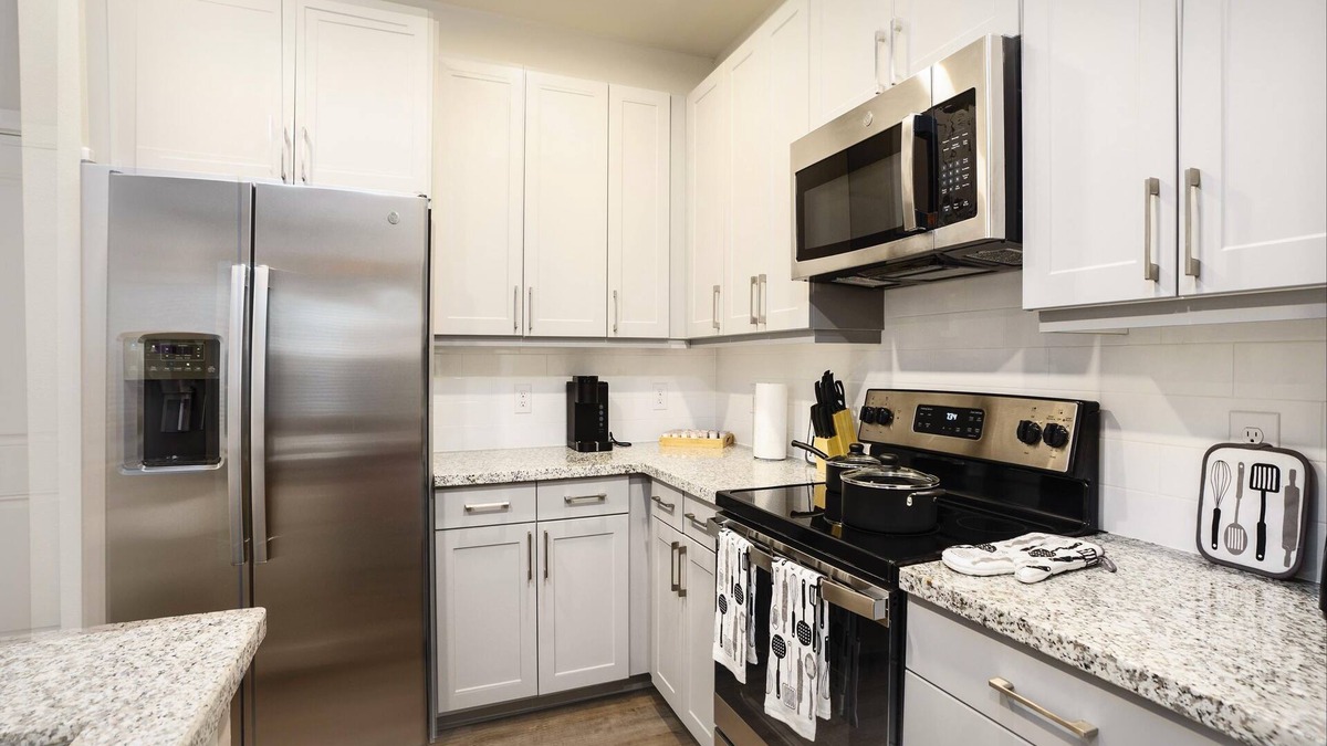 Spring Branch East Apartment | A Great Get Away Relaxation For A Couples Trip - Houston Tx