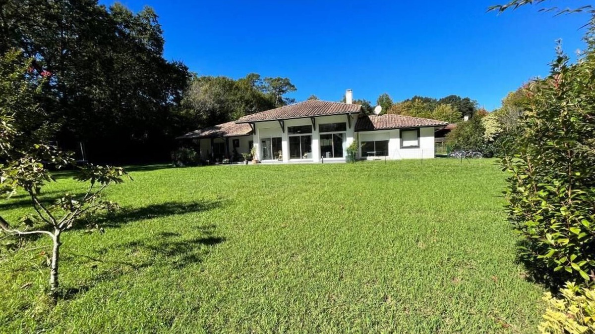 Saint-Martin-de-Seignanx House | A green setting between forest and ocean