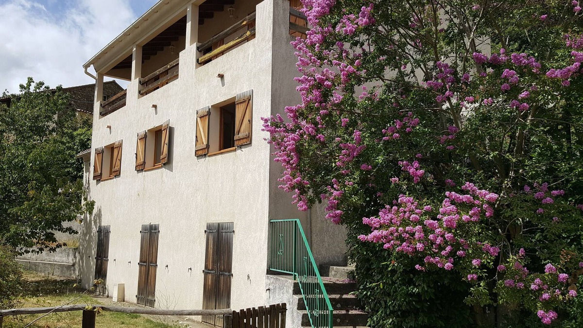 Letia House | A green setting in a village 20 minutes from the beaches