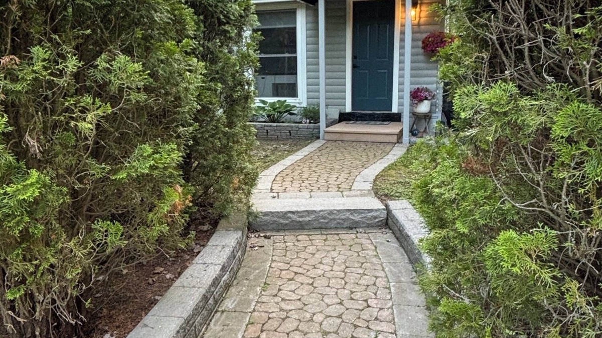 Alcona House | A Greyt Escape at Innisfil Beach