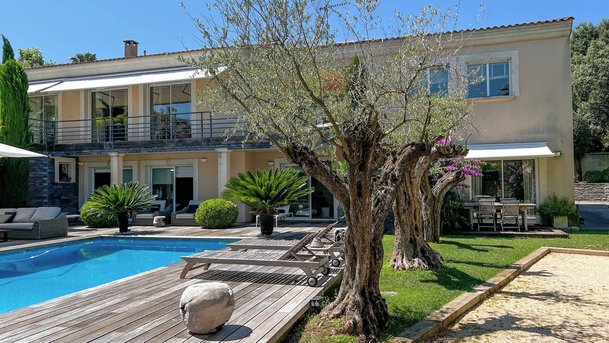 Sussargues House | A haven of peace between sea & mountains, 25min from Montpellier & the beaches.