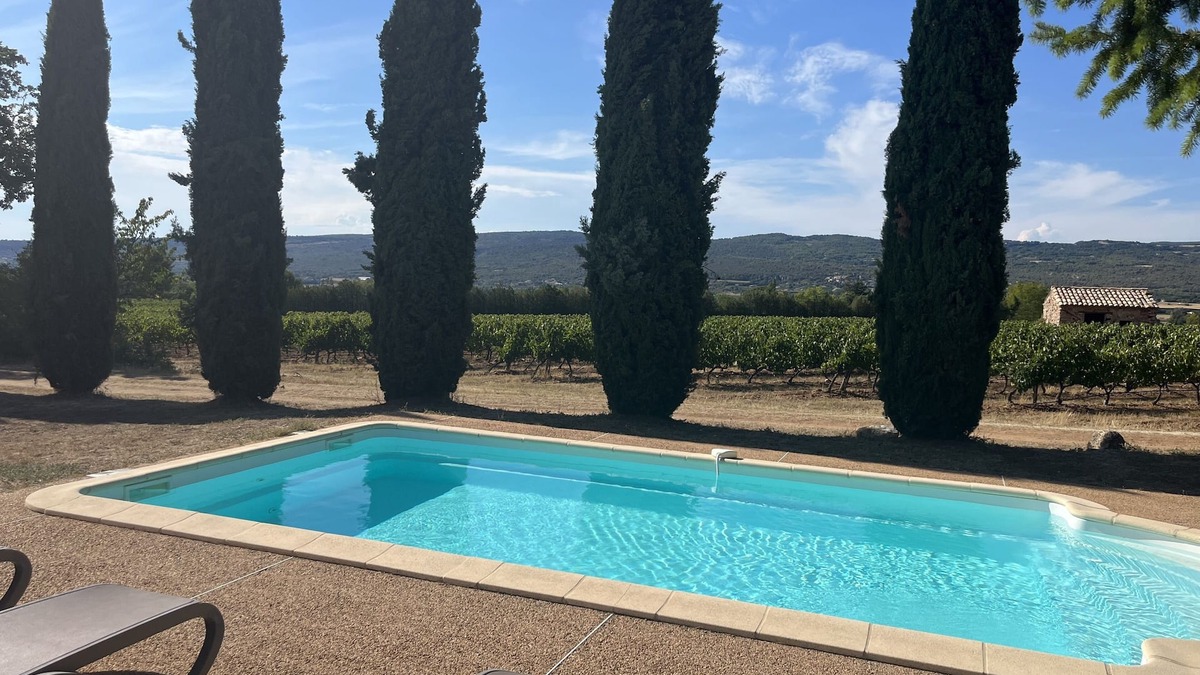 Roussillon Cottage | A haven of peace for two surrounded by vineyards with panoramic views.