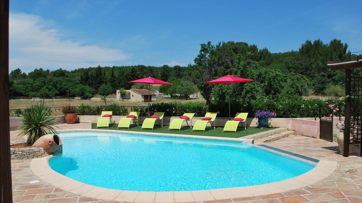Nimes Villa | A haven of peace in a green setting close to everything: true happiness!