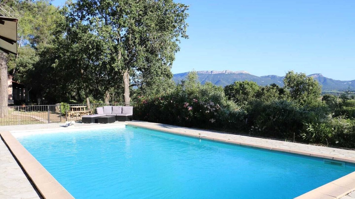 Pourrieres Villa | A haven of peace surrounded by vineyards near Aix-En-Provence