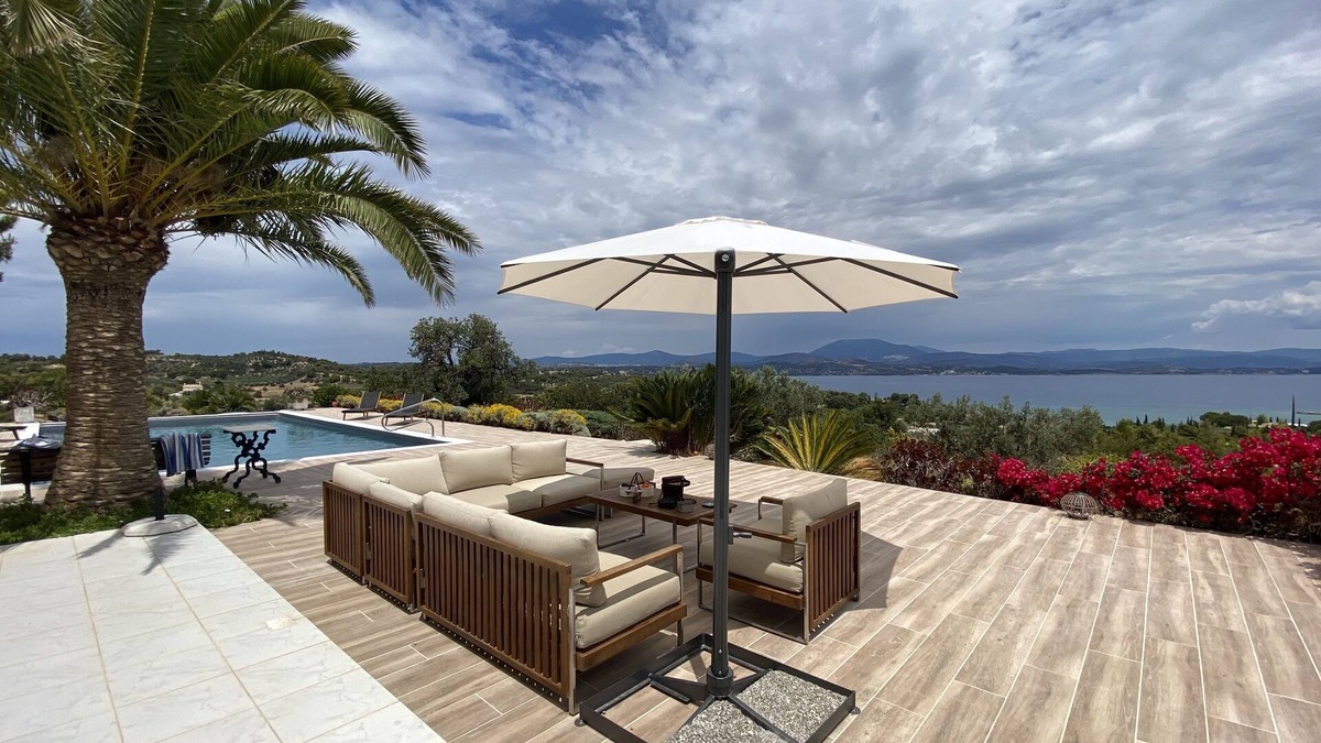 Agios Emilianos Villa | A haven of relaxation with a breath taking view, only a 5' walk to the beach