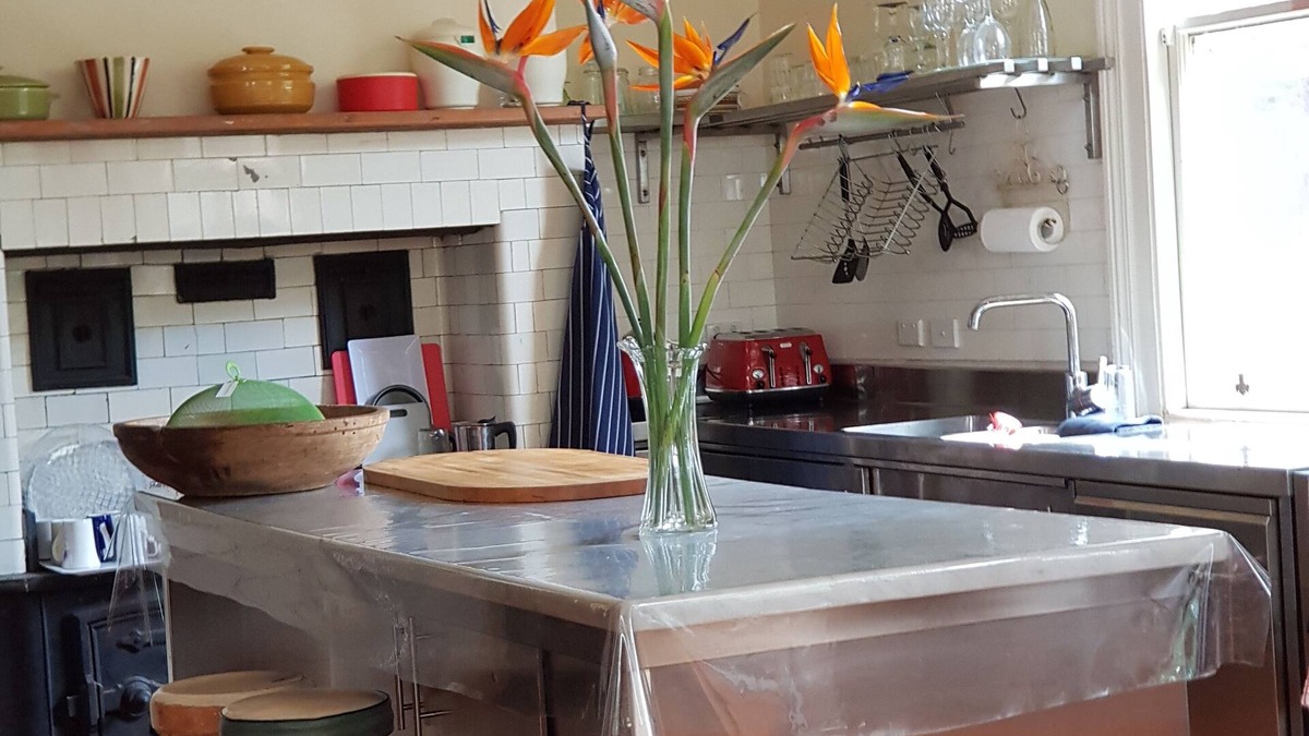 Yarraville Apartment | A Heritage Apartment near the Yarraville Village.