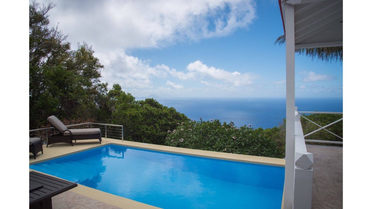 Windward Side House | A Hidden Gem On The Unspoilt Queen ~ SABA