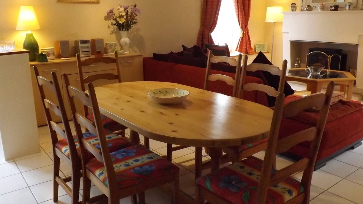 Bellevigne Cottage | A hidden gem, set within a pretty walled garden 3 Bed, 2 bathooms