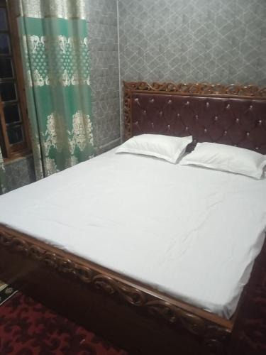 Nishat-Shalimar House | A Hidden Gem with Mountain view