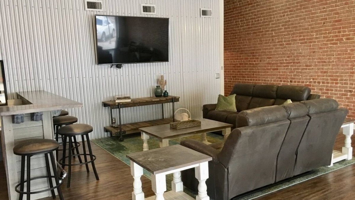 Matador Cabin | A Hip, Cool Urban Oasis in Rural West Texas - Rm 1 (4 rms avail. for rent)