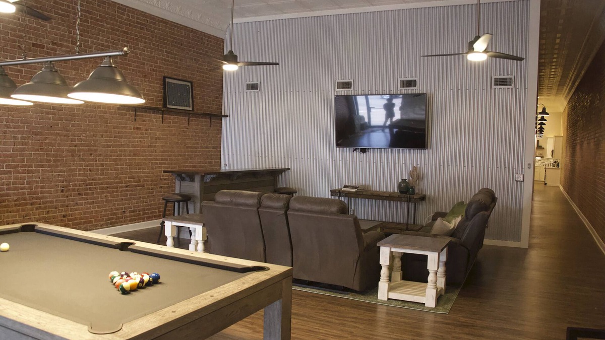 Matador Cabin | A Hip, Cool Urban Oasis in Rural West Texas - Rm 1 (4 rms avail. for rent)