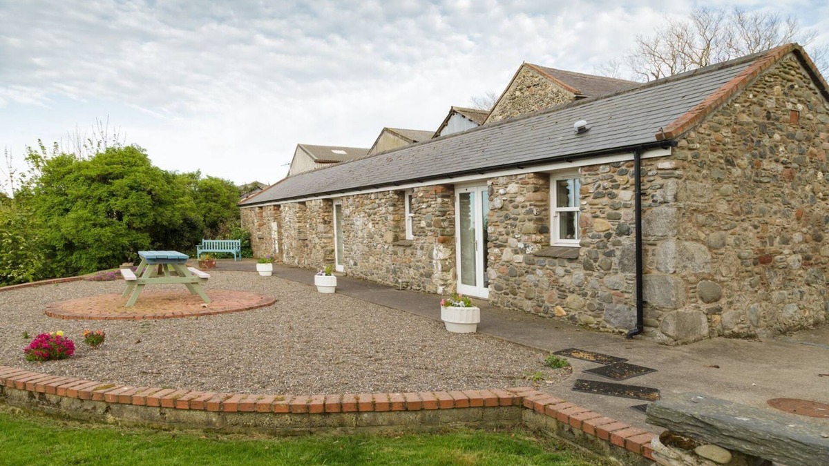 Andreas Cottage | A holiday cottage that sleeps 4 guests in 2 bedrooms