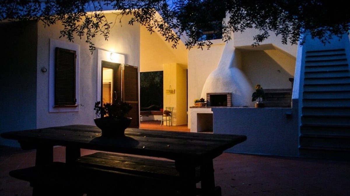 Trinita d'Agultu House | A home for groups and families