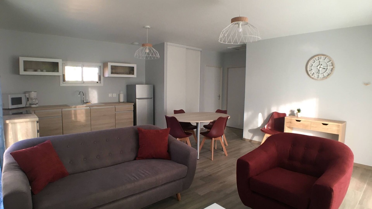 Varetz Ski Chalet | A HOME JUST FOR YOU, CLOSE TO ALL AMENITIES!