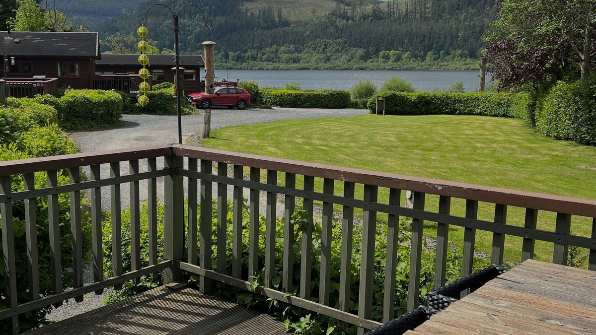Bassenthwaite Cabin | A homely lodge with open lake view
