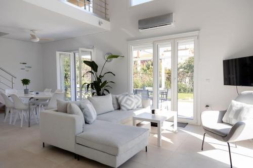 Nea Makri Villa | A Homes Greece Athens - Luxurious Beach Villa with Private Garden