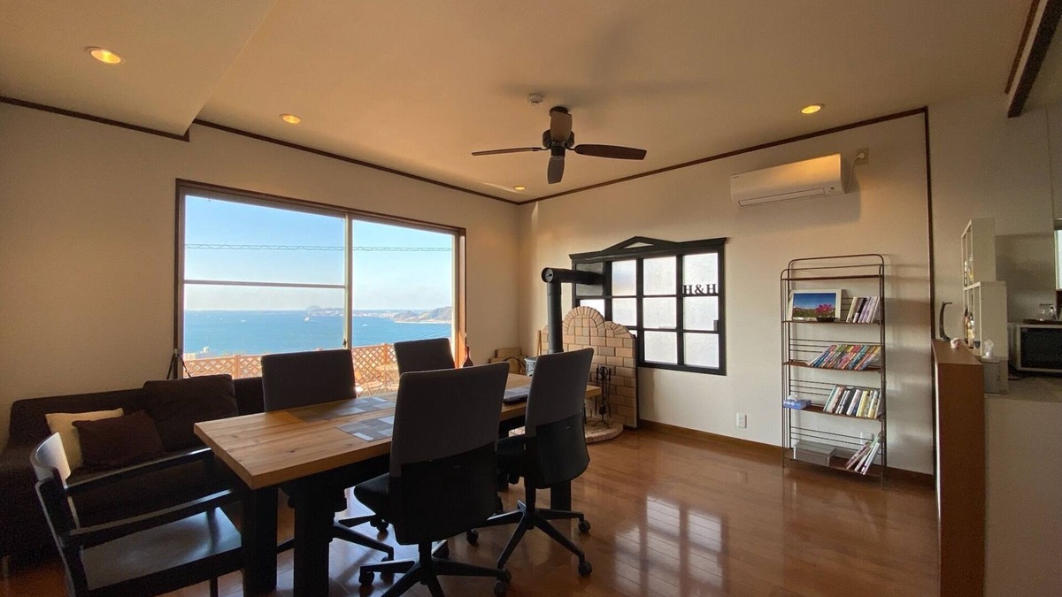 Kitakyushu House | A house with a night view and a healing wood stove - HH/Kitakyushu Fukuoka