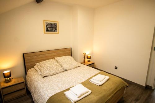 Le Pin Apartment | A L'Ombre du Pin - Large T4 Duplex near Disneyland and Paris, 1-7 Guests