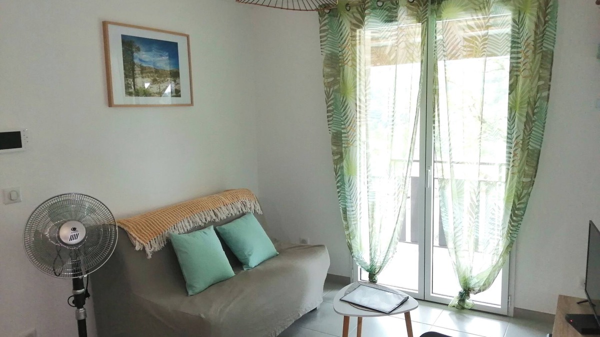 Naves-Parmelan Apartment | A la Campagne, Entre lac et Montagnes