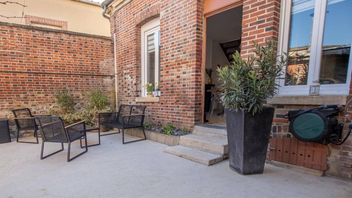 Le Mesnil-sur-Oger House | A la Croisée des Louvières