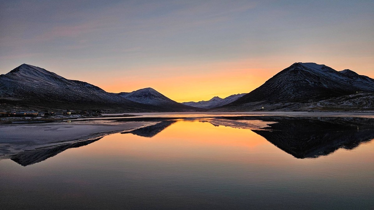Olafsfjordur Villa | A Lakeview Villa in a small fishing village - northern part of Iceland.