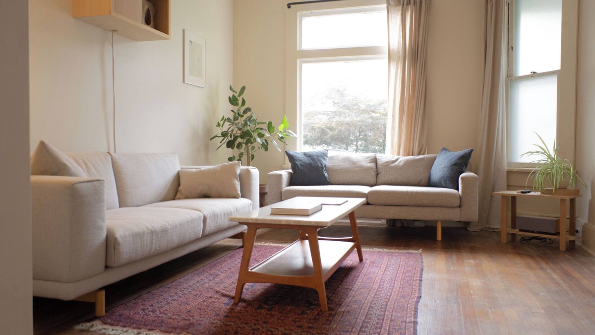 Kingston House | A light and spacious house with deck in the heart of historic Kingston