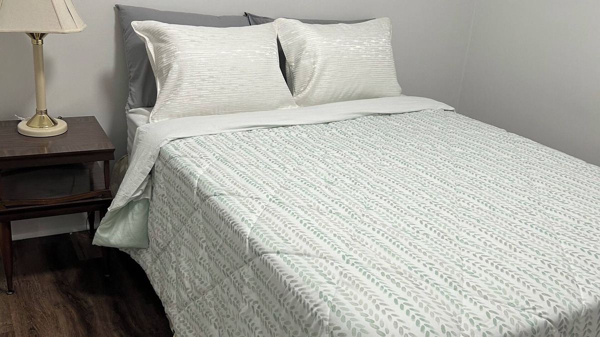 Durham Region House | A little 5 Stars Living in Oshawa just second to 401, minute to Oshawa Mall.