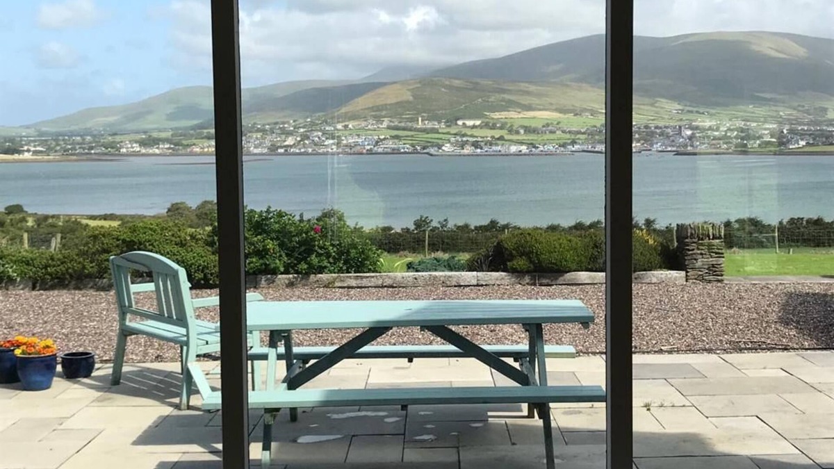 Ventry House | A little bit of heaven, Stunning Luxury waterfront Dingle Bay Property