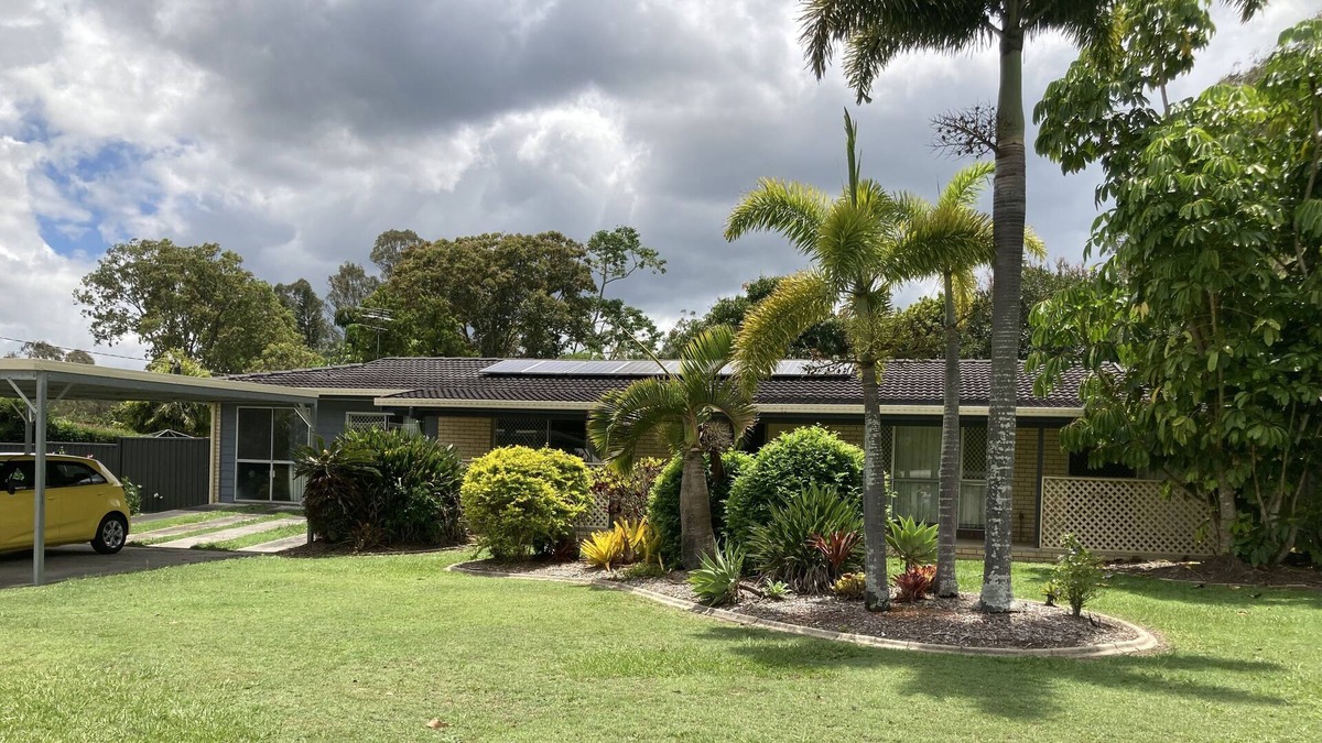 Deception Bay House | A little cutie with room to move.