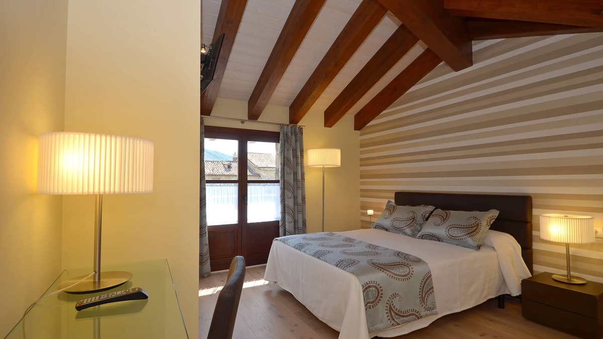 Ainsa Apartment | A little gem in old square of Ainsa-Palacete A