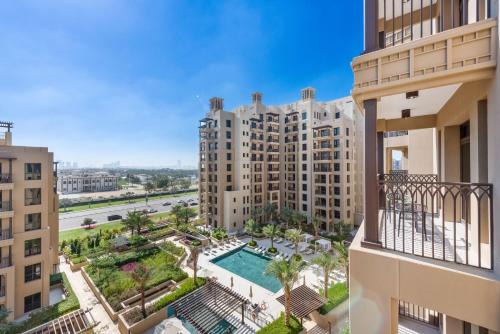 Umm Suqeim 3 Apartment | A Living One 1BR Apartment At Asayel 3, Madinat Jumeirah