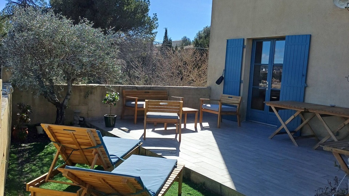 Lancon-Provence House | A Louer Jolie Maison de Village 4/5 Pers Avec Terrasse, spa et vue Dégagée