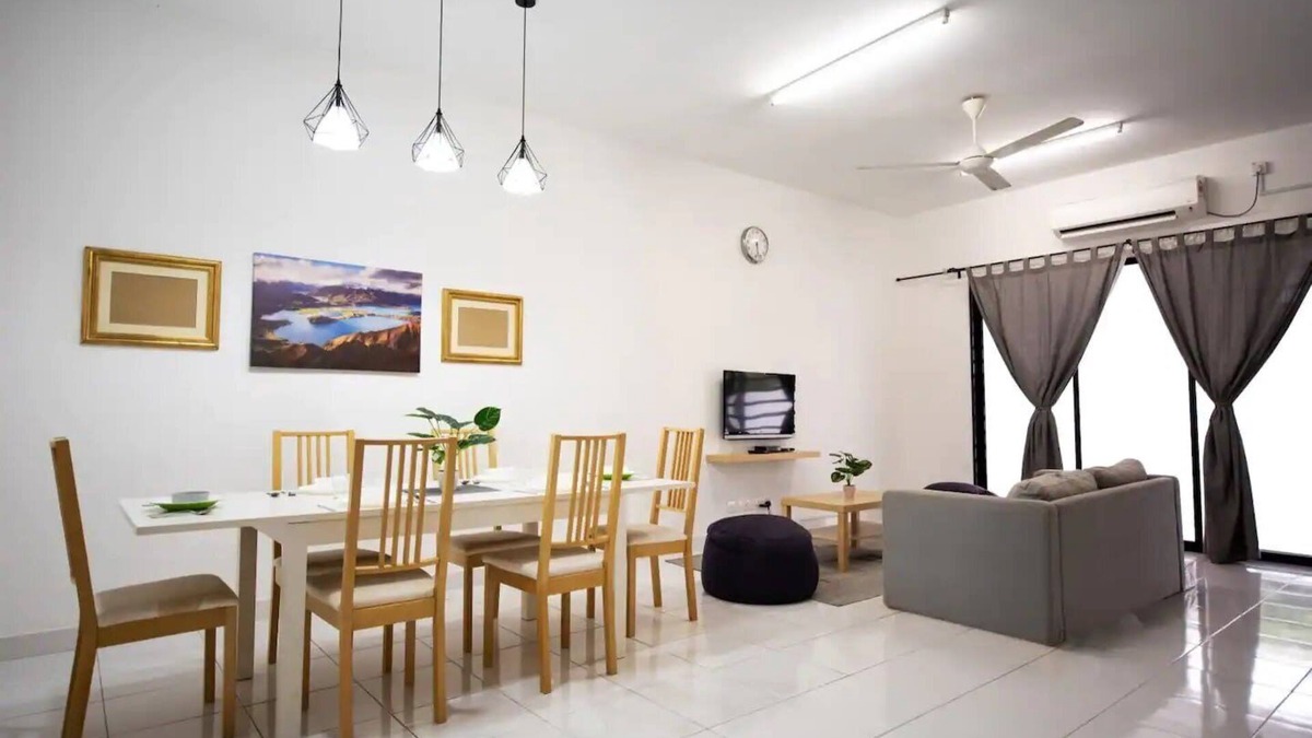 Gelang Patah House | A Lovely 4BR Home Near Legoland & Hello Kitty