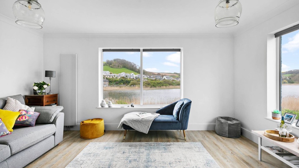 Torcross Cottage | A lovely cottage for couples in the pretty south Devon village of Torcross, South Hams with stunning