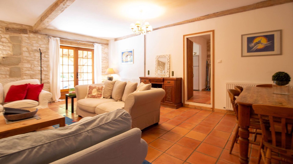 Douzains Cottage | A lovely stone built cottage with stunning pool