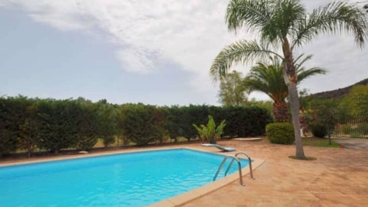 Palinuro Villa | A lovely villa with swimming pool, located between the hills, river and the sea.
