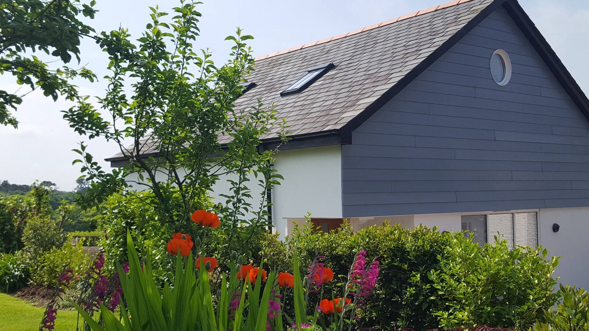 Poughill House | A luxurious, bright spacious home in a village location, 5 mins to the beach.