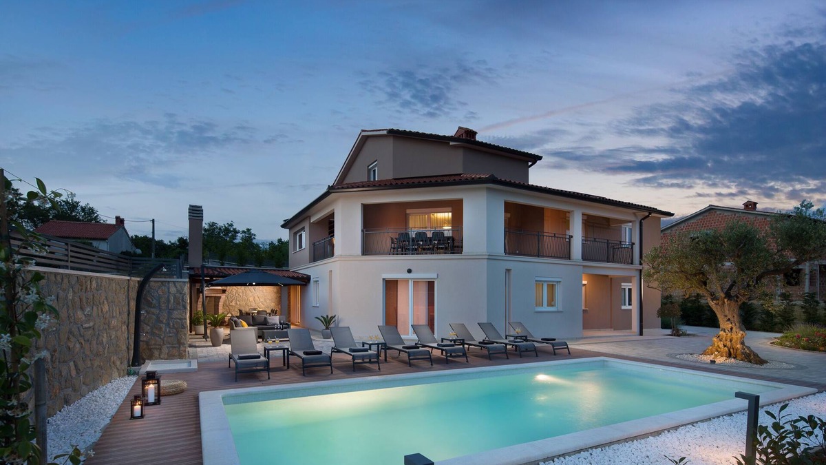 Presika Villa | A luxurious gem near the sea, private and peaceful