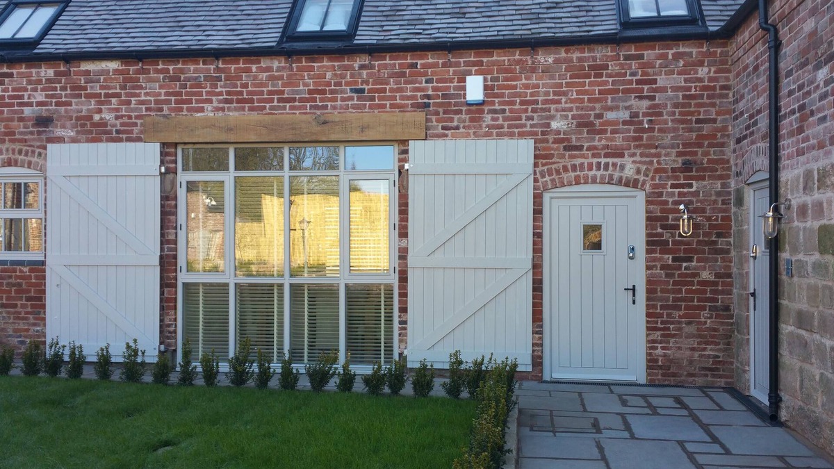 Forsbrook House | A luxury barn conversion 15 mins from Alton Towers