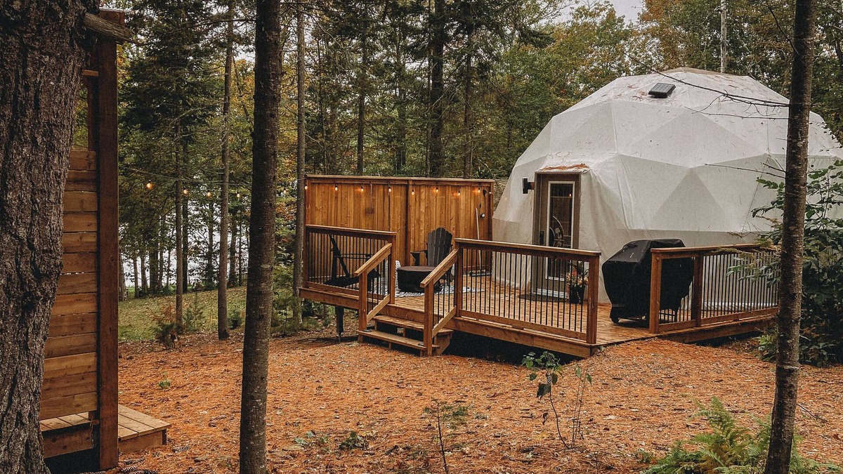 Hampstead Apartment | A luxury dome experience w/private hot tub & lake access in rural New Brunswick