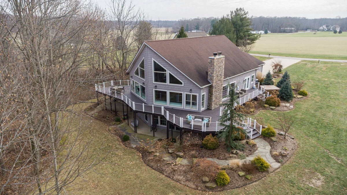 Marshall House | A Luxury Family Mill Creek Lake Retreat