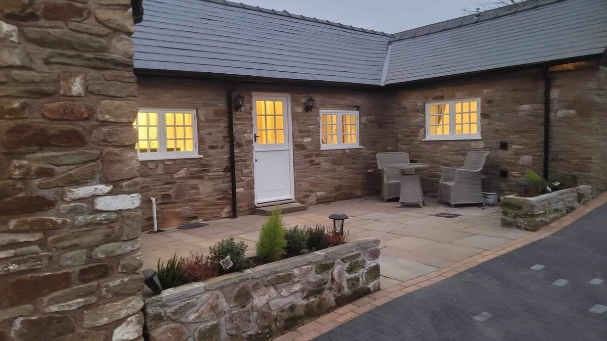 Coleford Cottage | A luxury retreat in the Forest of Dean with hot tub. Great for cycling/walking