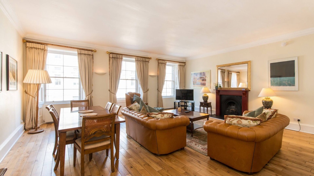 Old Town Apartment | A magnificent 2 bedroom apartment on the famous Royal Mile